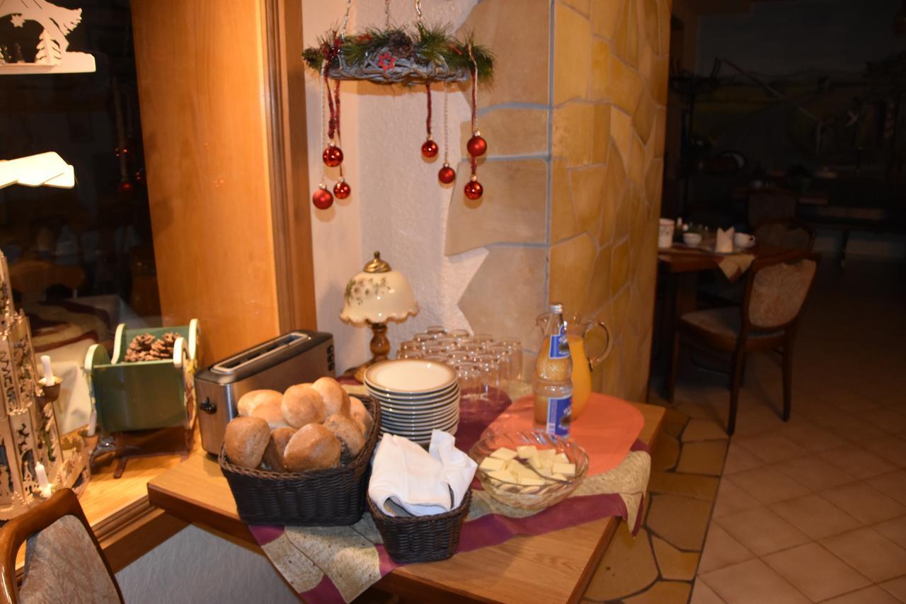 Familienhotel Zur Linde Panschwitz-Kuckau Exterior foto